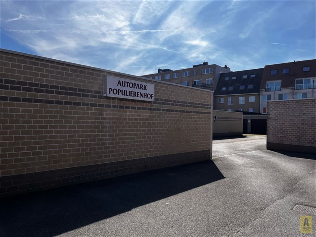 Gelijkvloerse garagebox in centrum Bredene-Duinen!