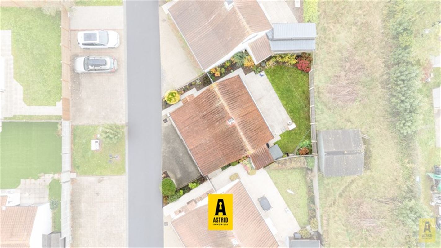 Instapklaar vakantiehuisje (3 slpks) met parkeerplaats vlakbij zee!