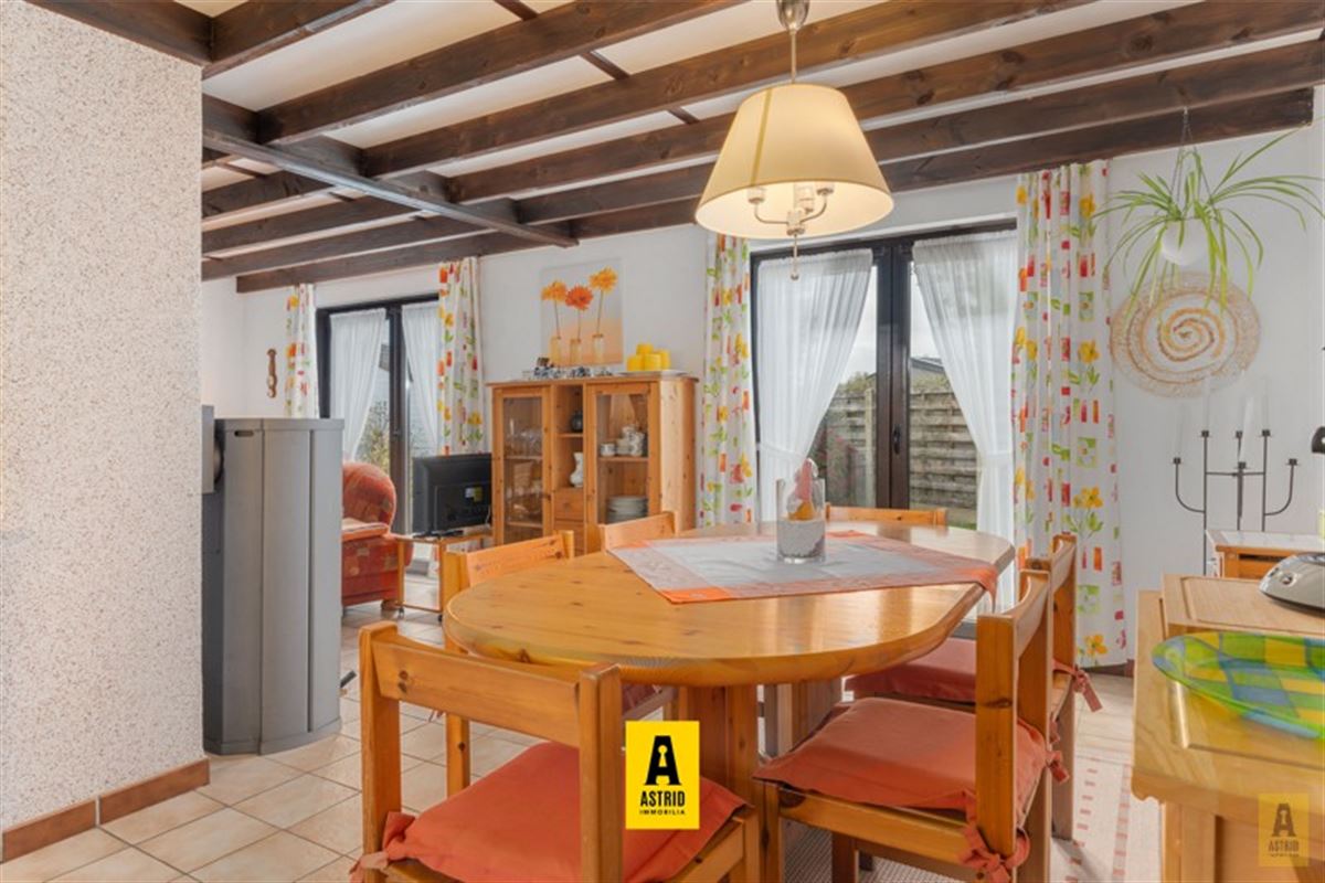 Instapklaar vakantiehuisje (3 slpks) met parkeerplaats vlakbij zee!