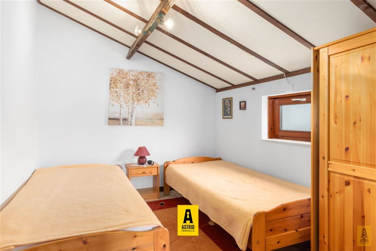 Instapklaar vakantiehuisje (3 slpks) met parkeerplaats vlakbij zee!