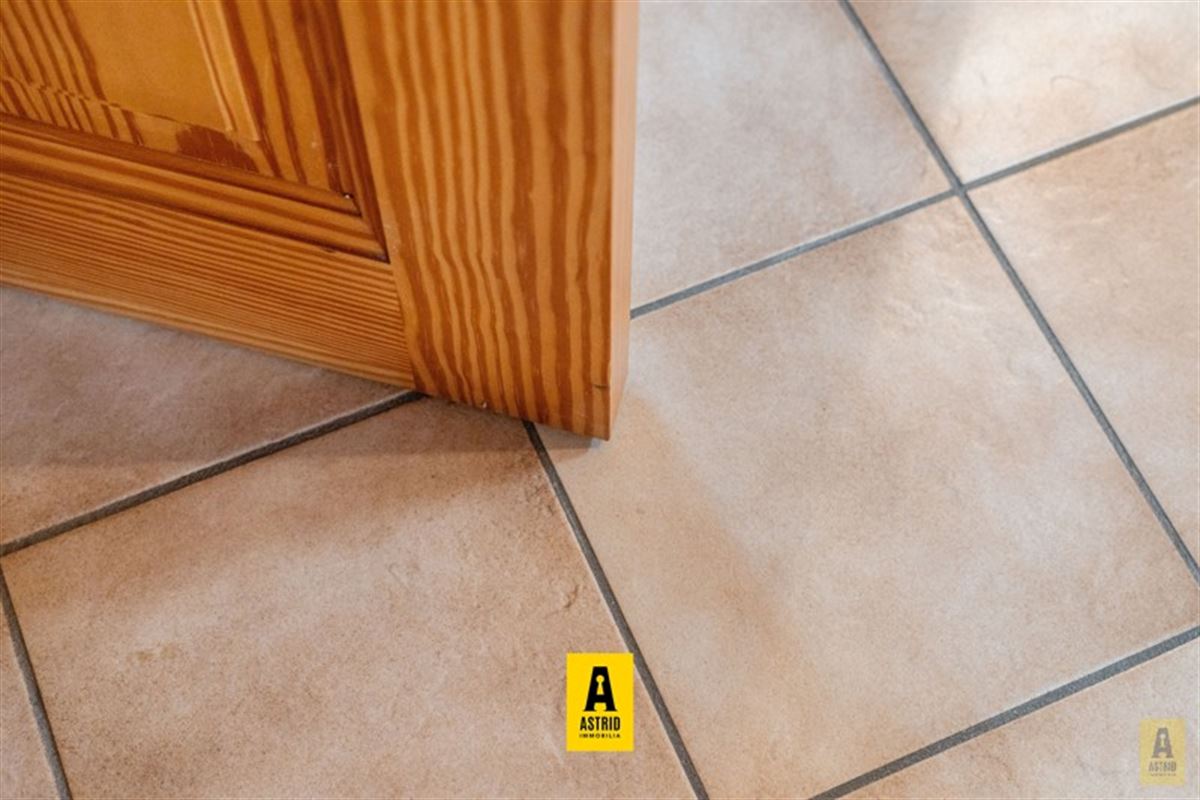 Instapklaar vakantiehuisje (3 slpks) met parkeerplaats vlakbij zee!