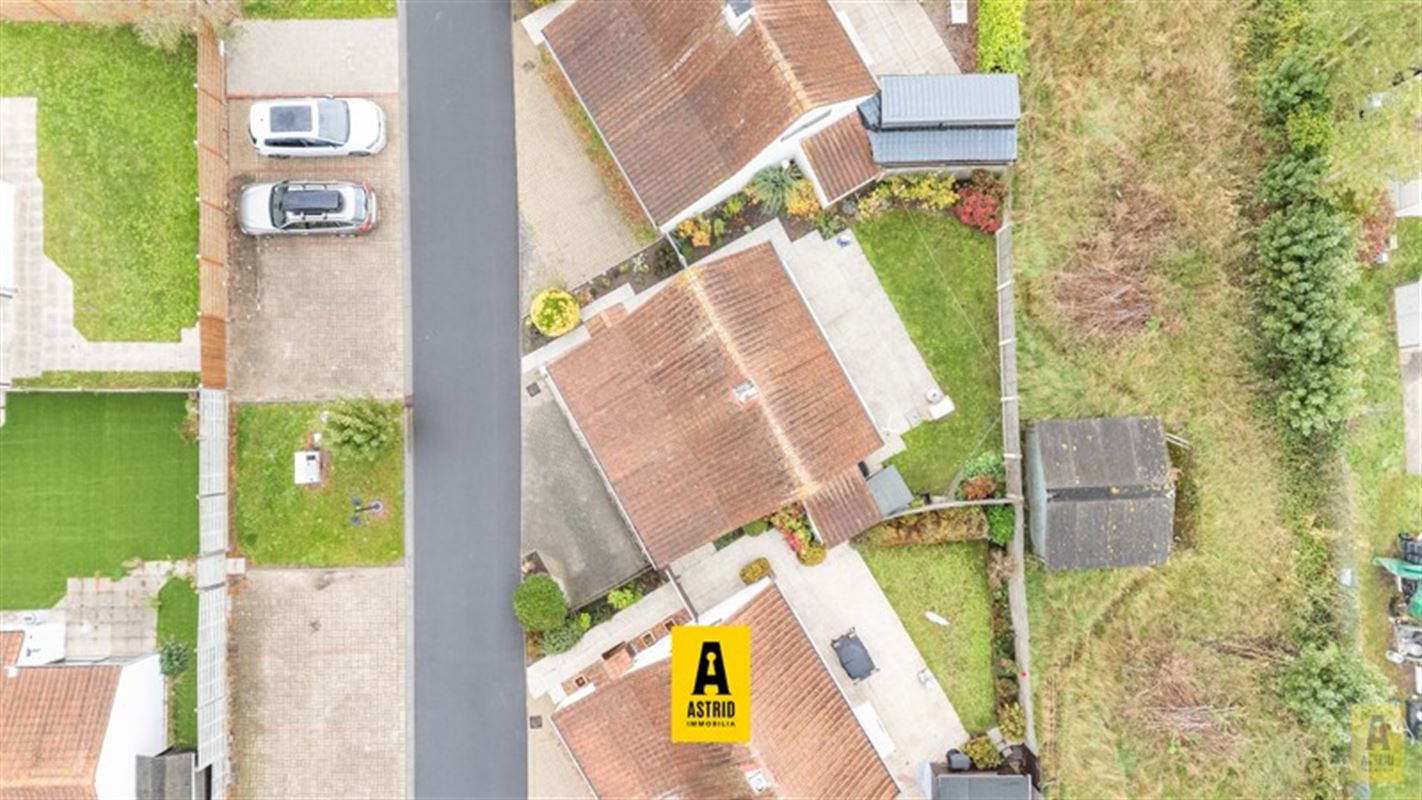 Instapklaar vakantiehuisje (3 slpks) met parkeerplaats vlakbij zee!