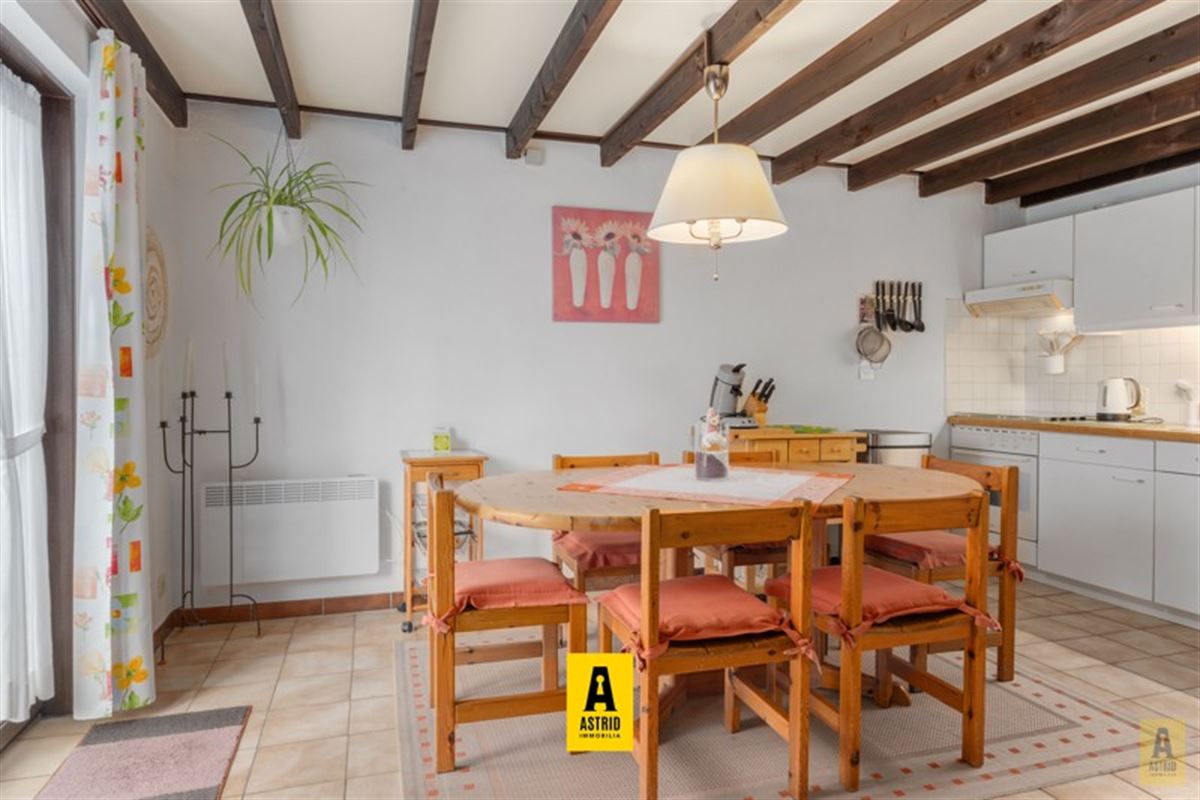 Instapklaar vakantiehuisje (3 slpks) met parkeerplaats vlakbij zee!