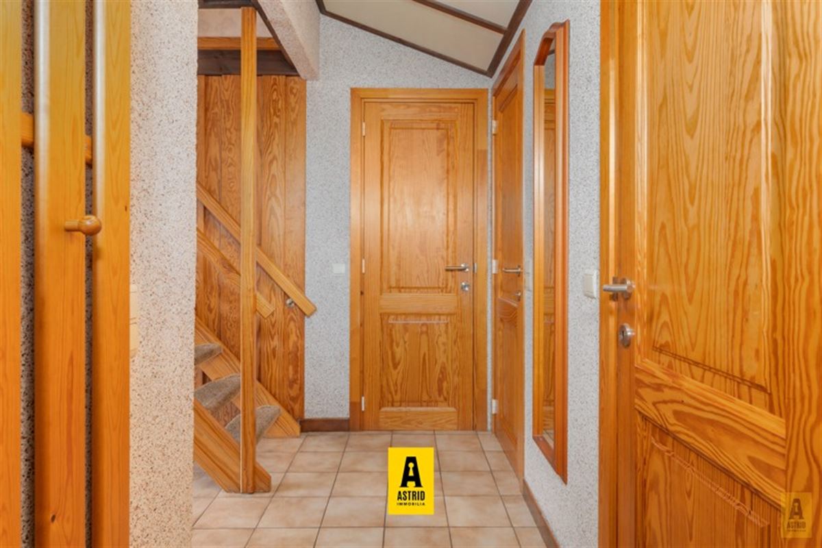 Instapklaar vakantiehuisje (3 slpks) met parkeerplaats vlakbij zee!