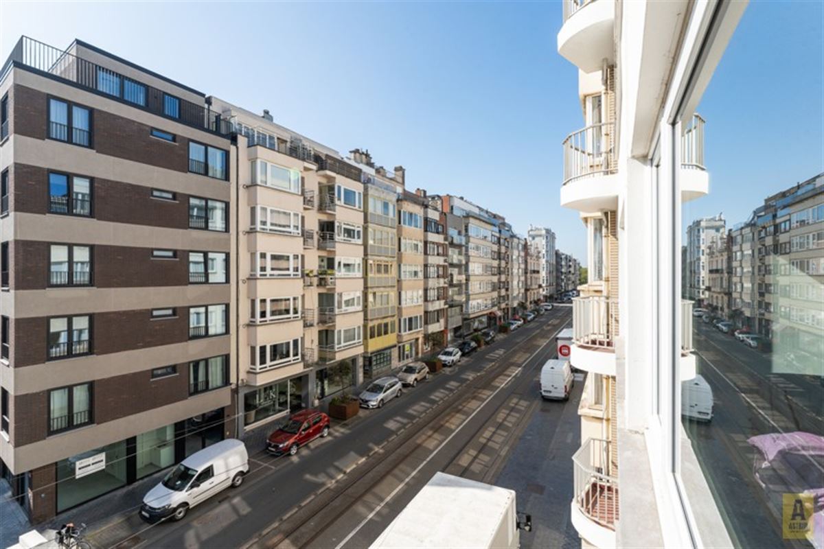 Instapklaar zonnig appartement in centrum en vlak aan de dijk!