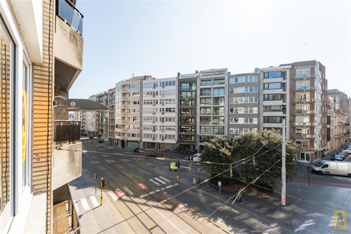 Instapklaar zonnig appartement in centrum en vlak aan de dijk!