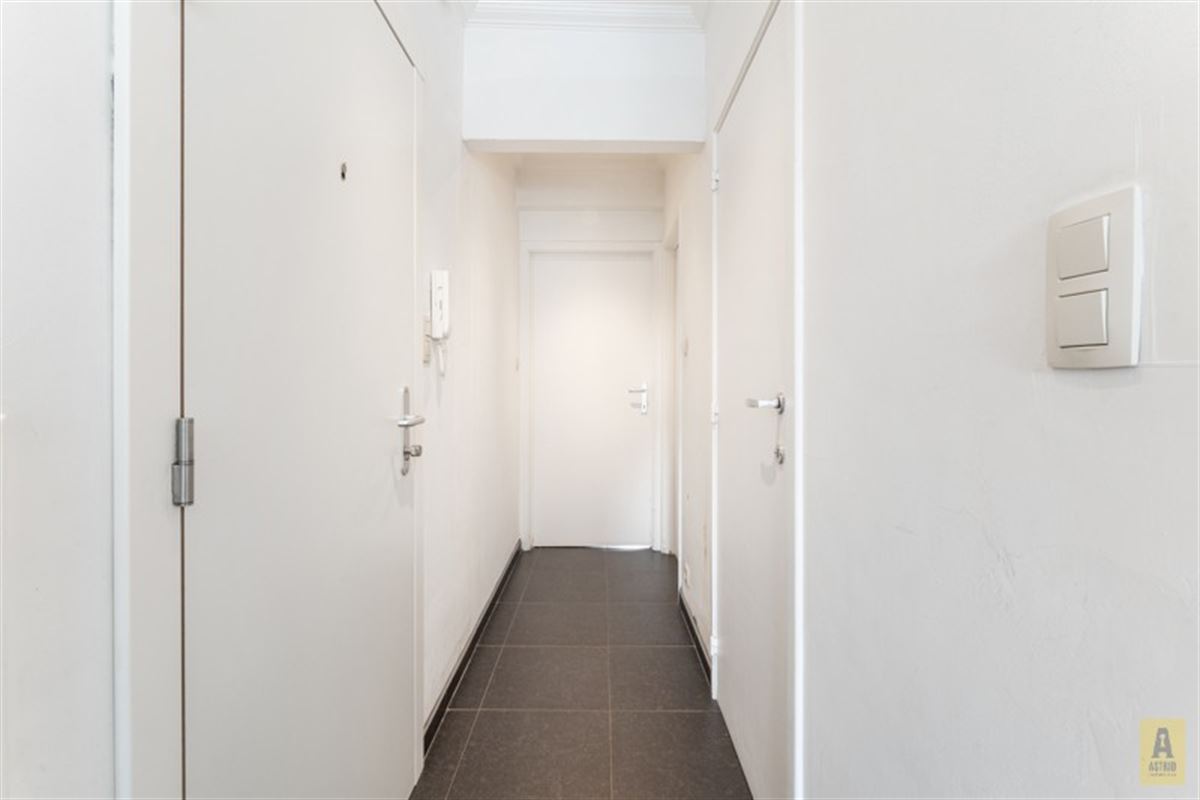 Instapklaar zonnig appartement in centrum en vlak aan de dijk!