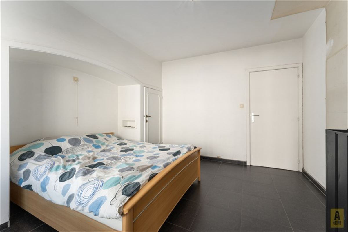 Instapklaar zonnig appartement in centrum en vlak aan de dijk!