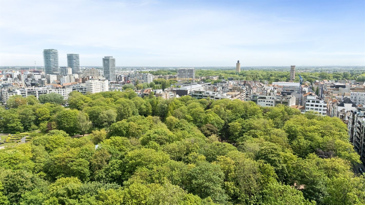 Instapklaar zonnig appartement in centrum en vlak aan de dijk!