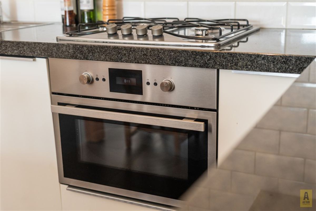 Instapklaar zonnig appartement in centrum en vlak aan de dijk!