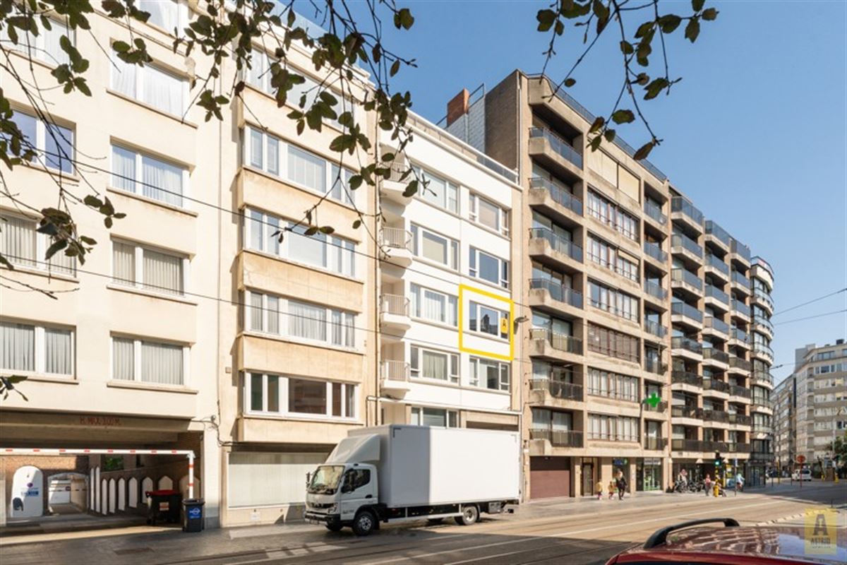 Instapklaar zonnig appartement in centrum en vlak aan de dijk!