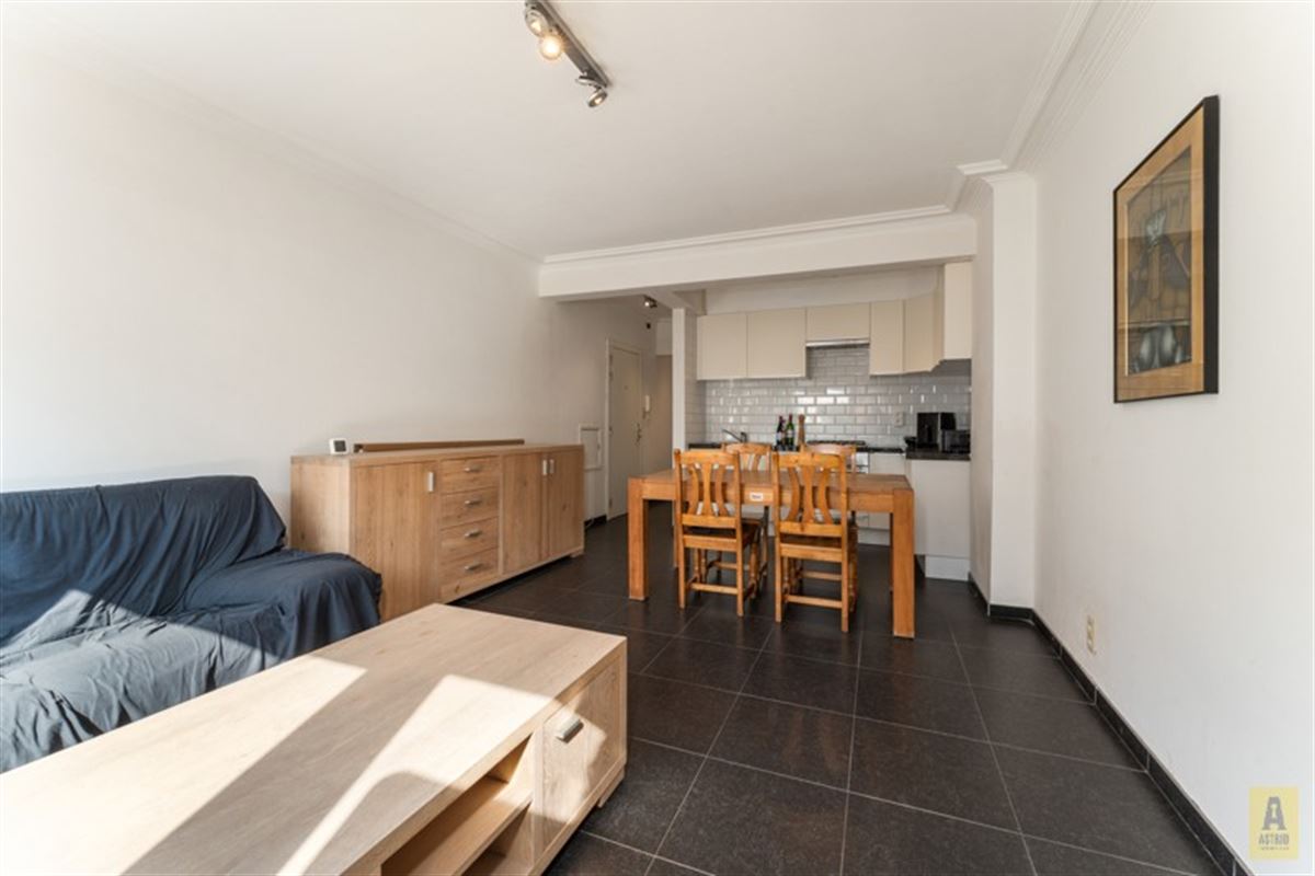 Instapklaar zonnig appartement in centrum en vlak aan de dijk!