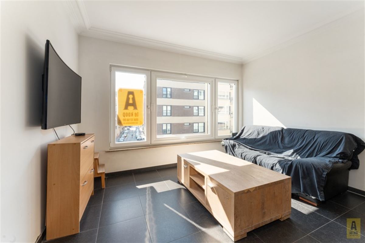 Instapklaar zonnig appartement in centrum en vlak aan de dijk!