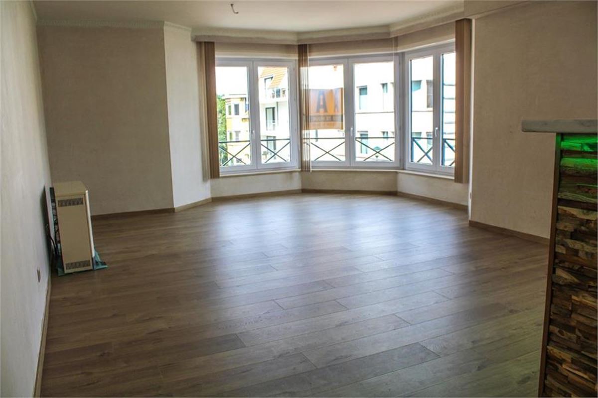 Zonnig en instapklaar hoekappartement vlakbij strand en winkels!