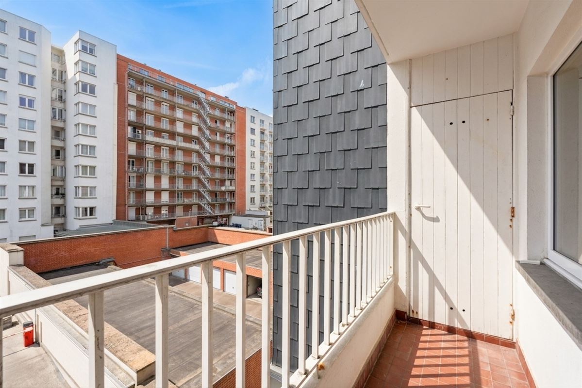 Instapklaar zonnig appartement in centrum en vlak aan de dijk!