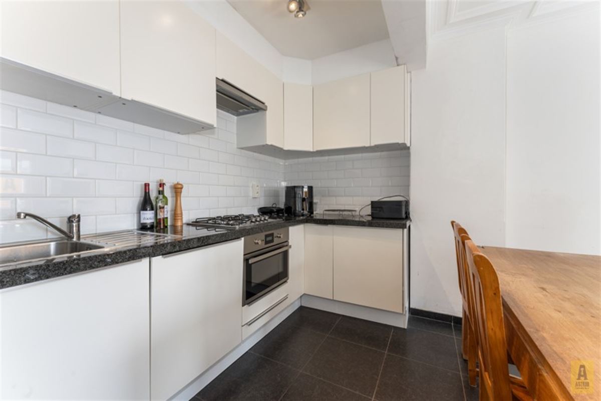 Instapklaar zonnig appartement in centrum en vlak aan de dijk!