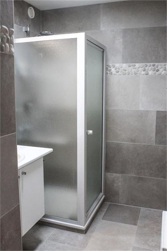 Zonnig en instapklaar hoekappartement vlakbij strand en winkels!