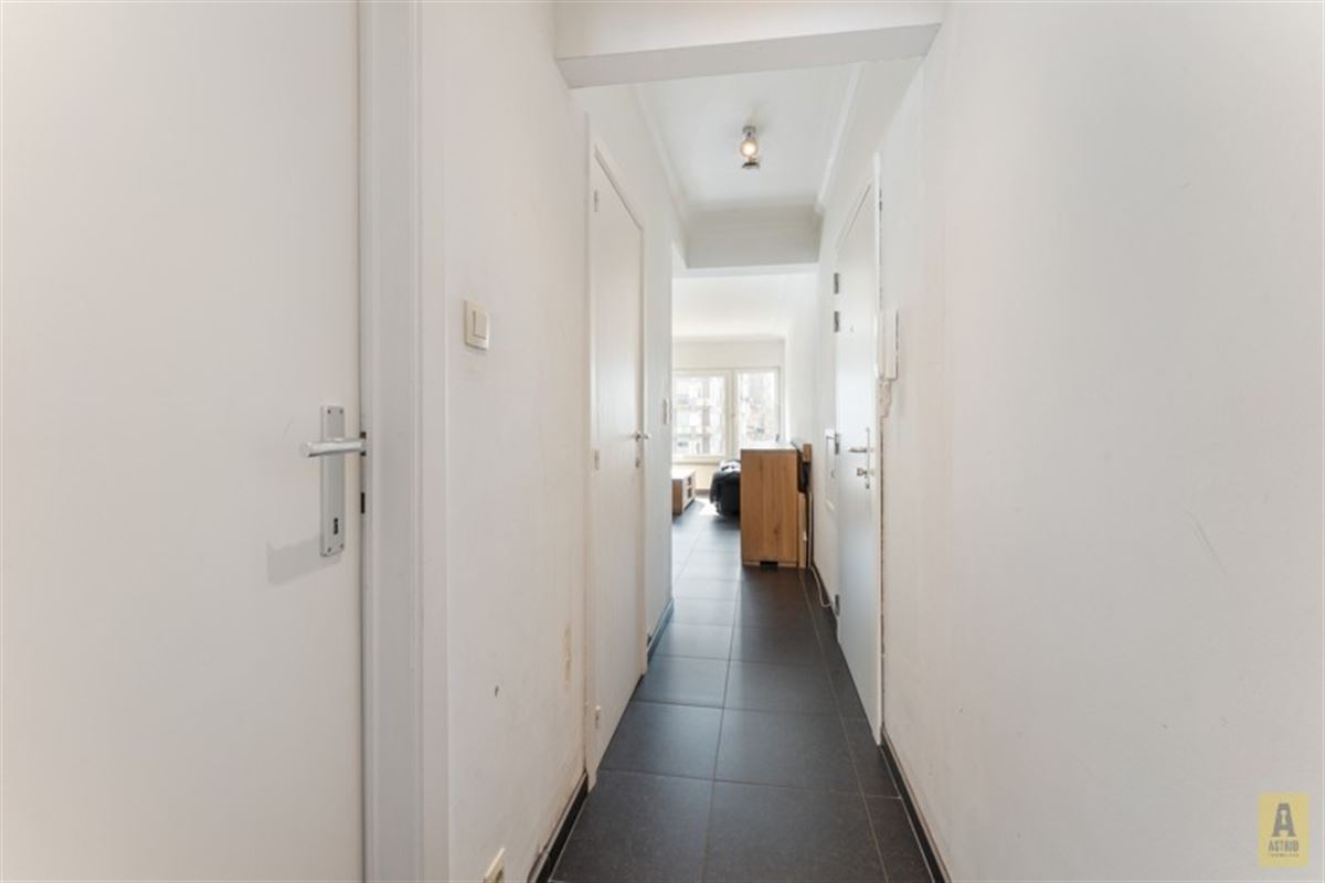 Instapklaar zonnig appartement in centrum en vlak aan de dijk!