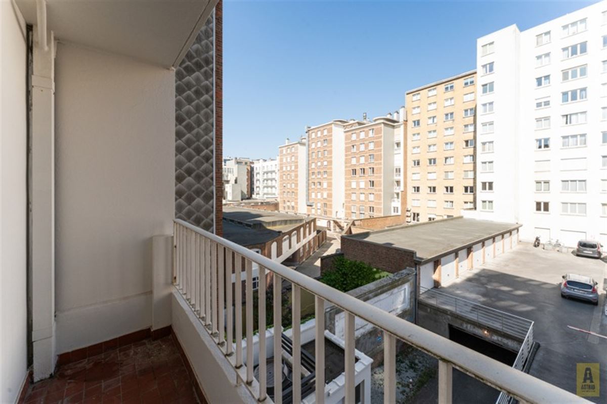 Instapklaar zonnig appartement in centrum en vlak aan de dijk!