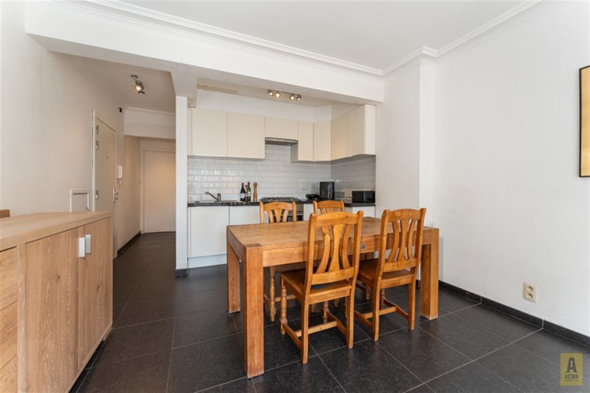 Instapklaar zonnig appartement in centrum en vlak aan de dijk!