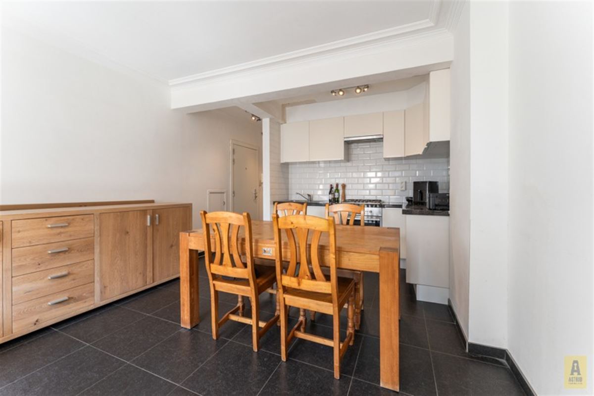 Instapklaar zonnig appartement in centrum en vlak aan de dijk!