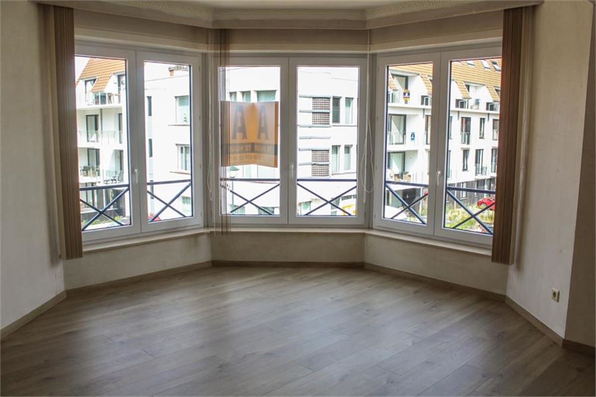 Zonnig en instapklaar hoekappartement vlakbij strand en winkels!