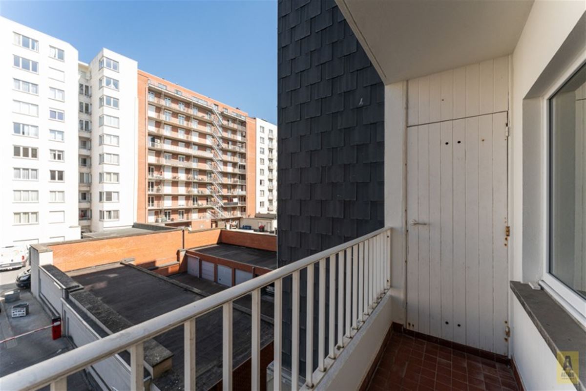 Instapklaar zonnig appartement in centrum en vlak aan de dijk!