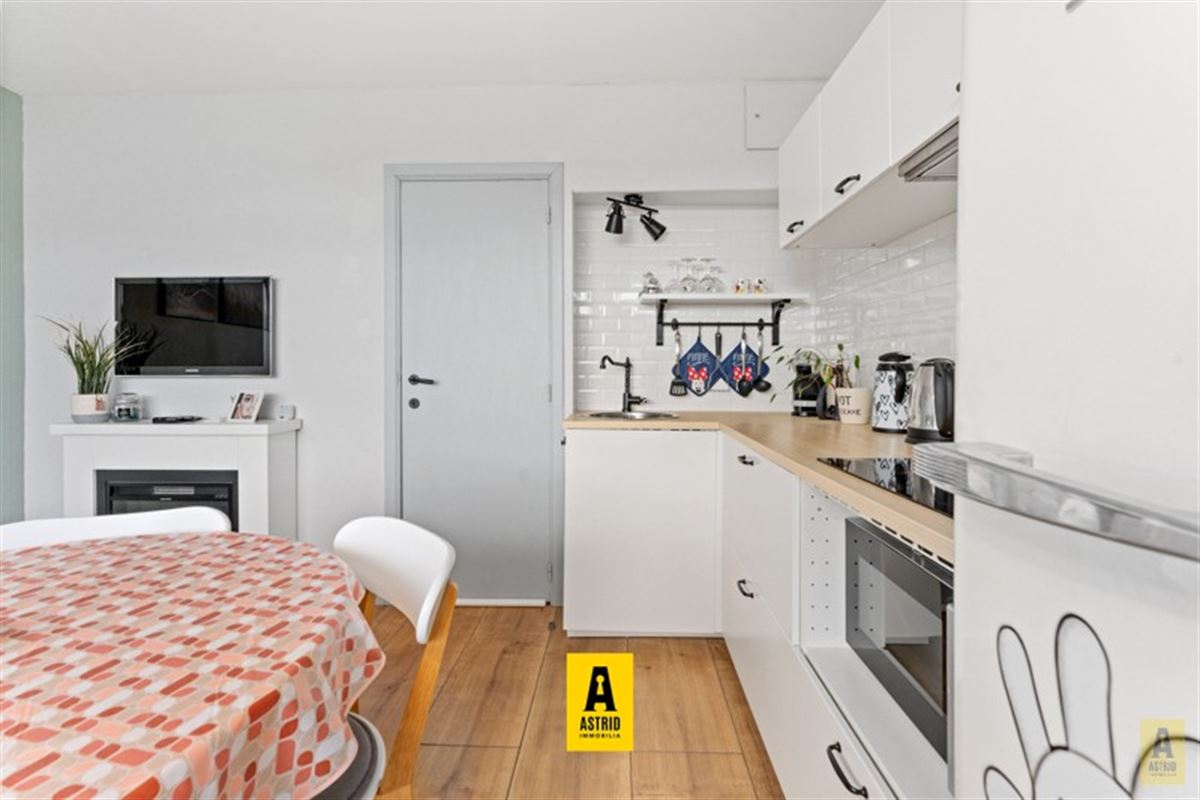 Instapklaar (gerenoveerd) lichtrijk appartement met terras in groen domein!