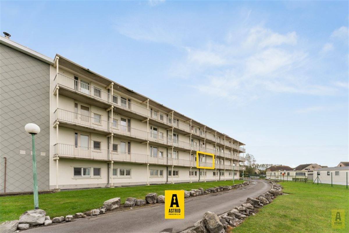 Instapklaar (gerenoveerd) lichtrijk appartement met terras in groen domein!