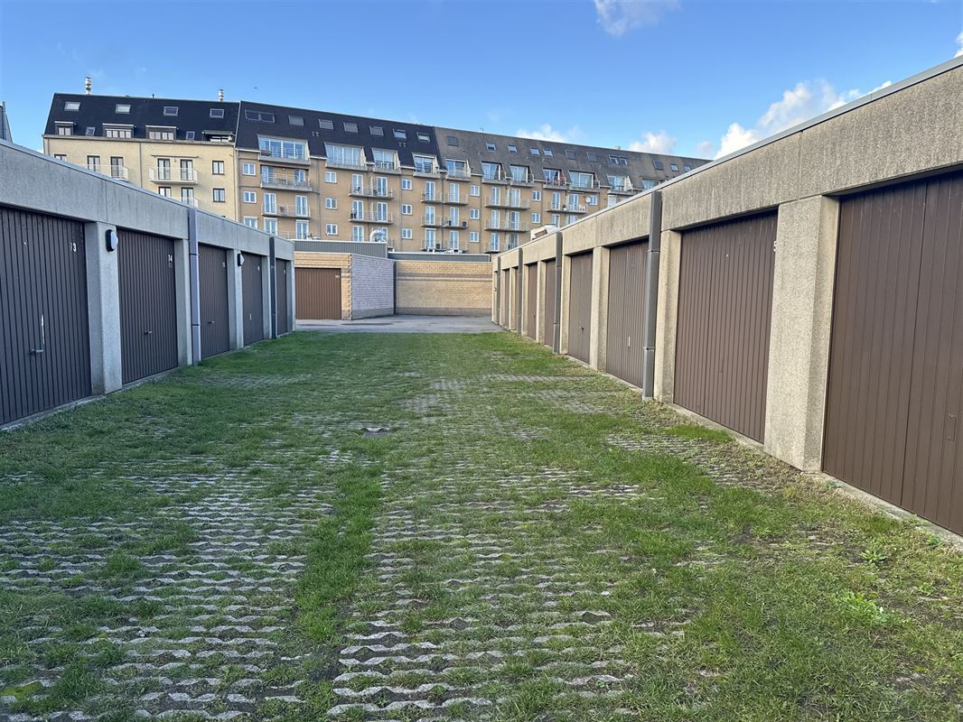 Gelijkvloerse garagebox centrum Bredene - Duinen