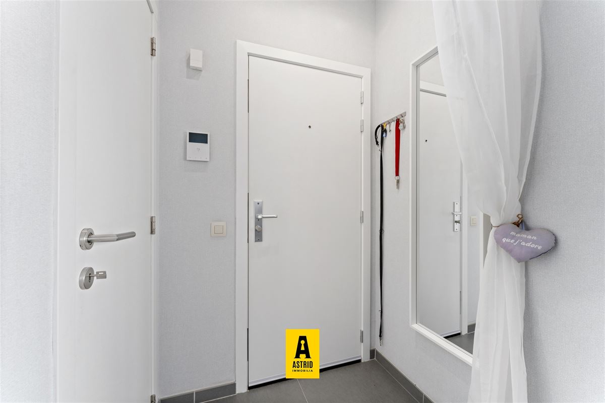 Volledig gerenoveerd appartement met zeezicht in Bredene