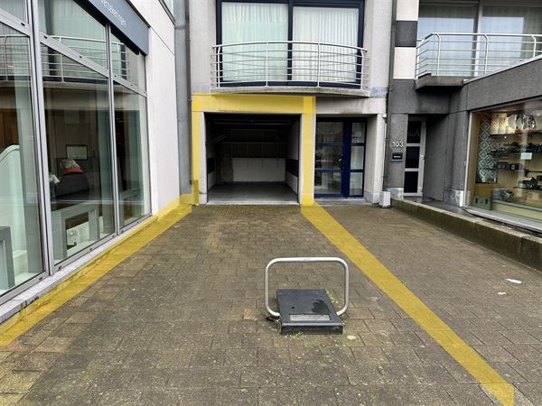 Garage met staanplaats te huur!