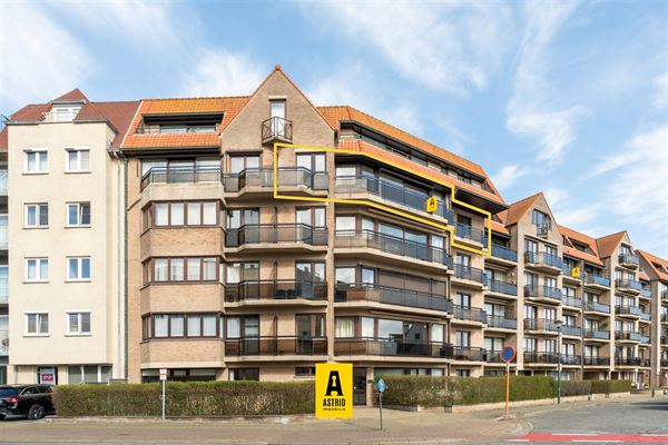 Groot zonnig appartement met vrij zicht vlakbij zee!