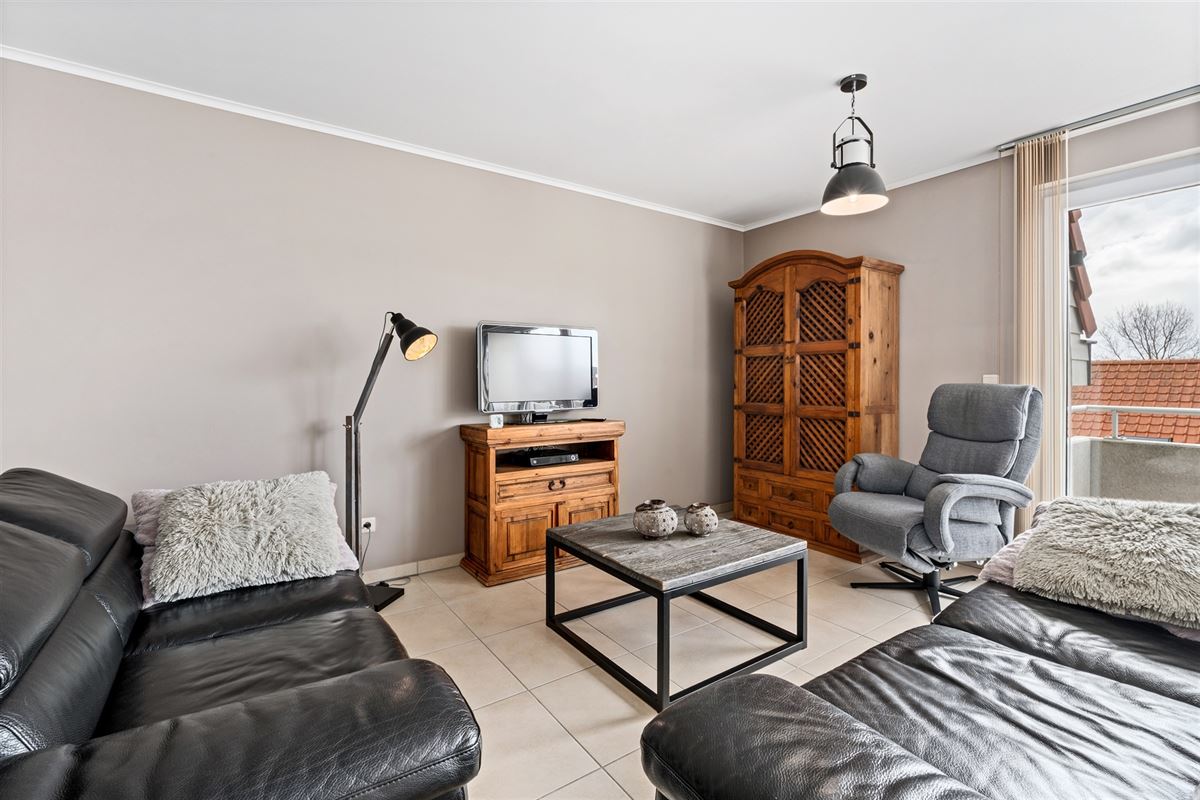 Instapklaar duplex appartement met terras aan zee!