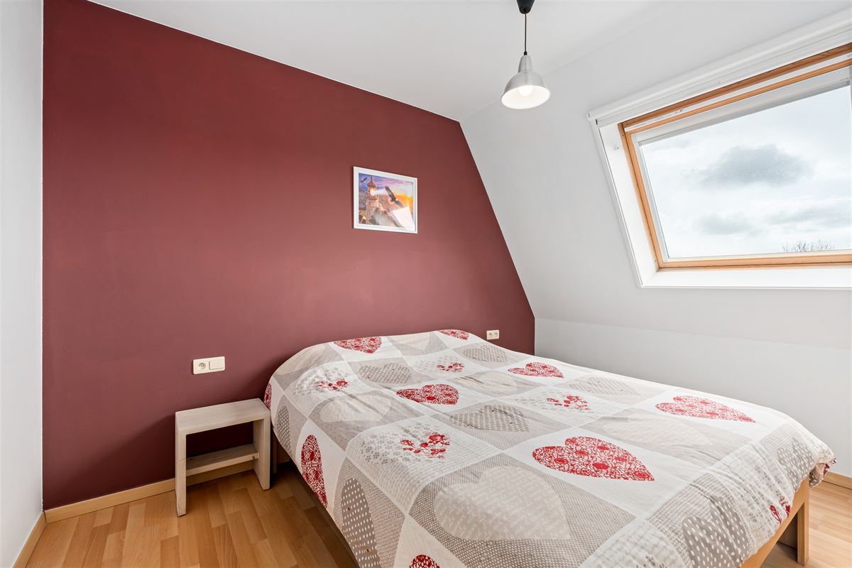 Instapklaar duplex appartement met terras aan zee!