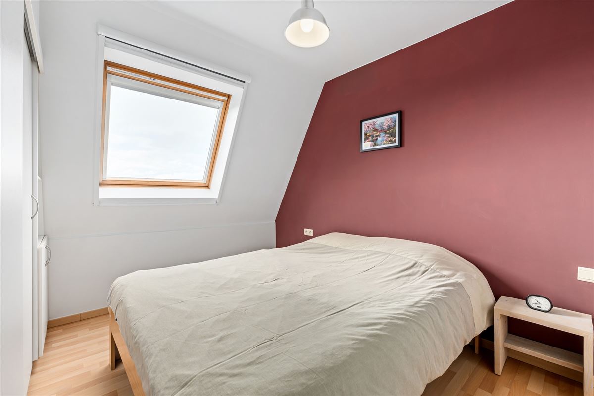Instapklaar duplex appartement met terras aan zee!