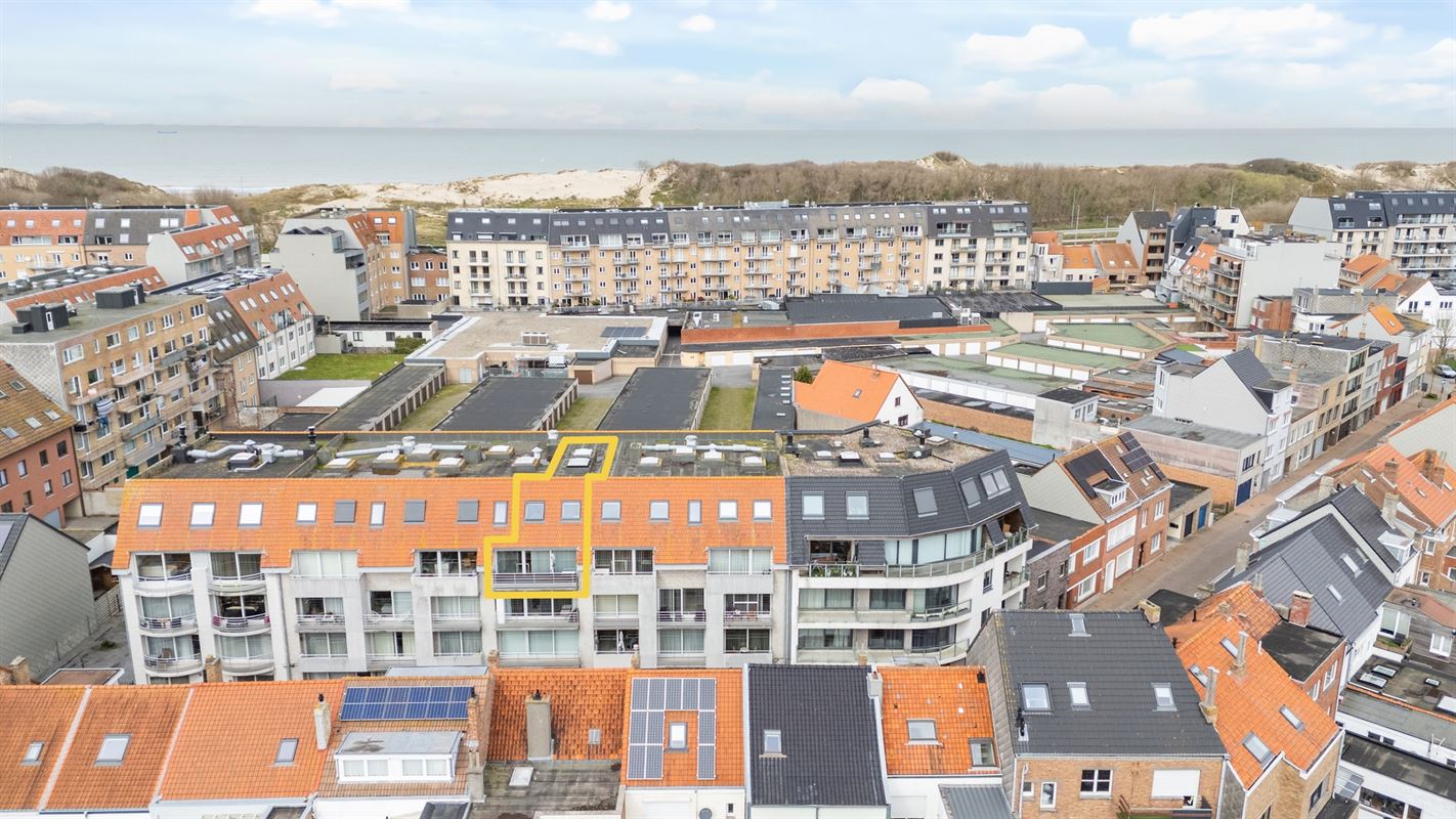 Instapklaar duplex appartement met terras aan zee!