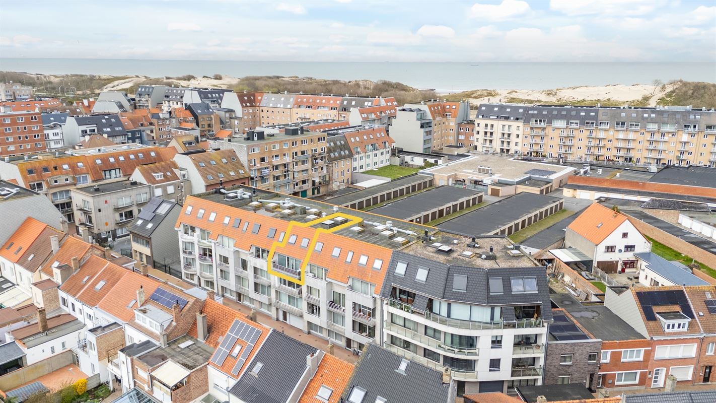 Instapklaar duplex appartement met terras aan zee!
