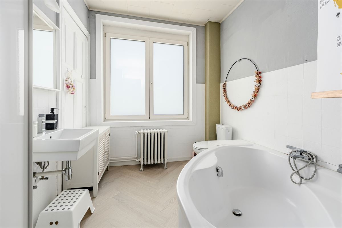 Statige herenwoning met karakter, ruimte en moderne luxe op toplocatie in Oostende