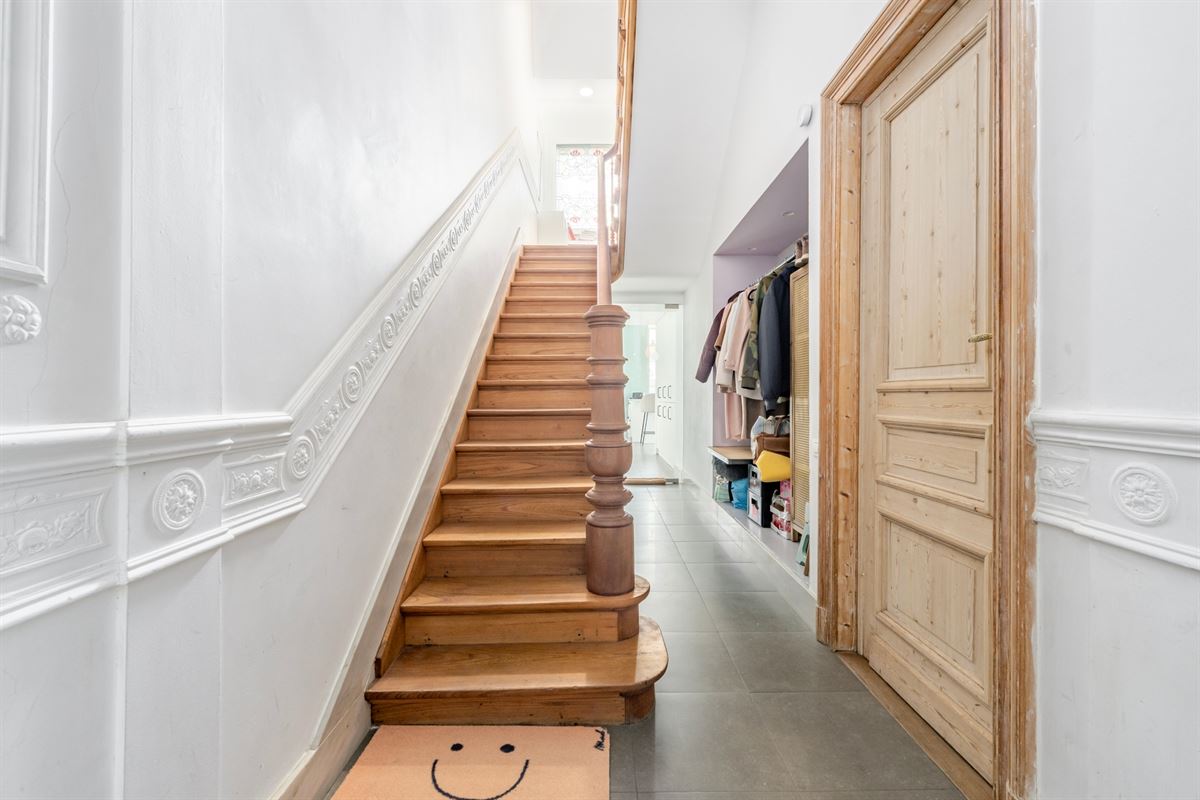 Statige herenwoning met karakter, ruimte en moderne luxe op toplocatie in Oostende