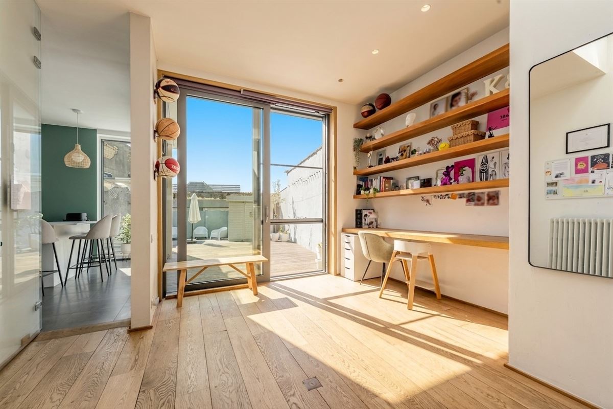 Statige herenwoning met karakter, ruimte en moderne luxe op toplocatie in Oostende