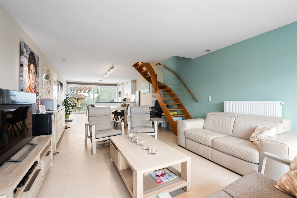 Duplex met 3 slaapkamers, 2 badkamers en zonnige terrassen