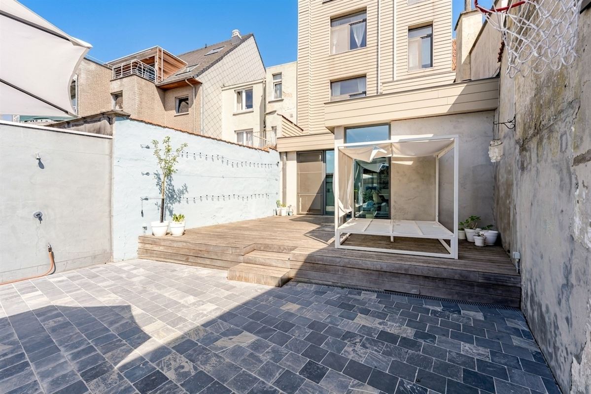 Statige herenwoning met karakter, ruimte en moderne luxe op toplocatie in Oostende