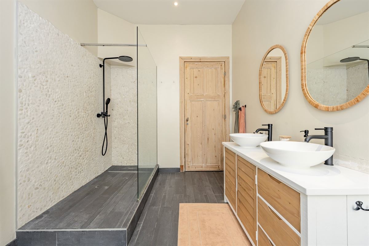 Statige herenwoning met karakter, ruimte en moderne luxe op toplocatie in Oostende