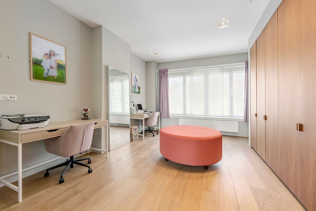 Statige herenwoning met karakter, ruimte en moderne luxe op toplocatie in Oostende