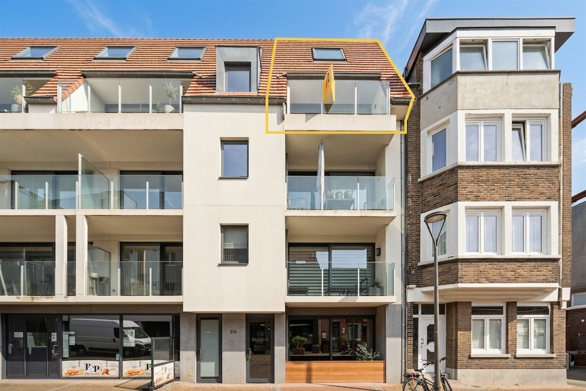 Duplex met 3 slaapkamers, 2 badkamers en zonnige terrassen