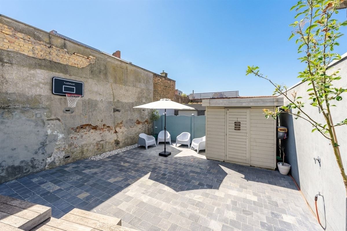 Statige herenwoning met karakter, ruimte en moderne luxe op toplocatie in Oostende