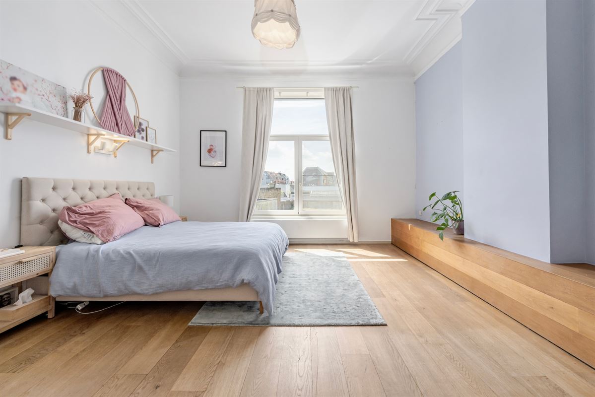 Statige herenwoning met karakter, ruimte en moderne luxe op toplocatie in Oostende