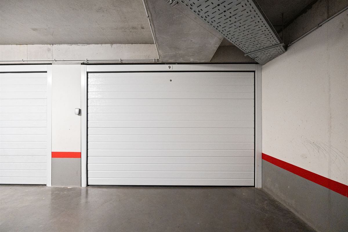 LICHTRIJK APPARTEMENT MET TWEE TERRASSEN
