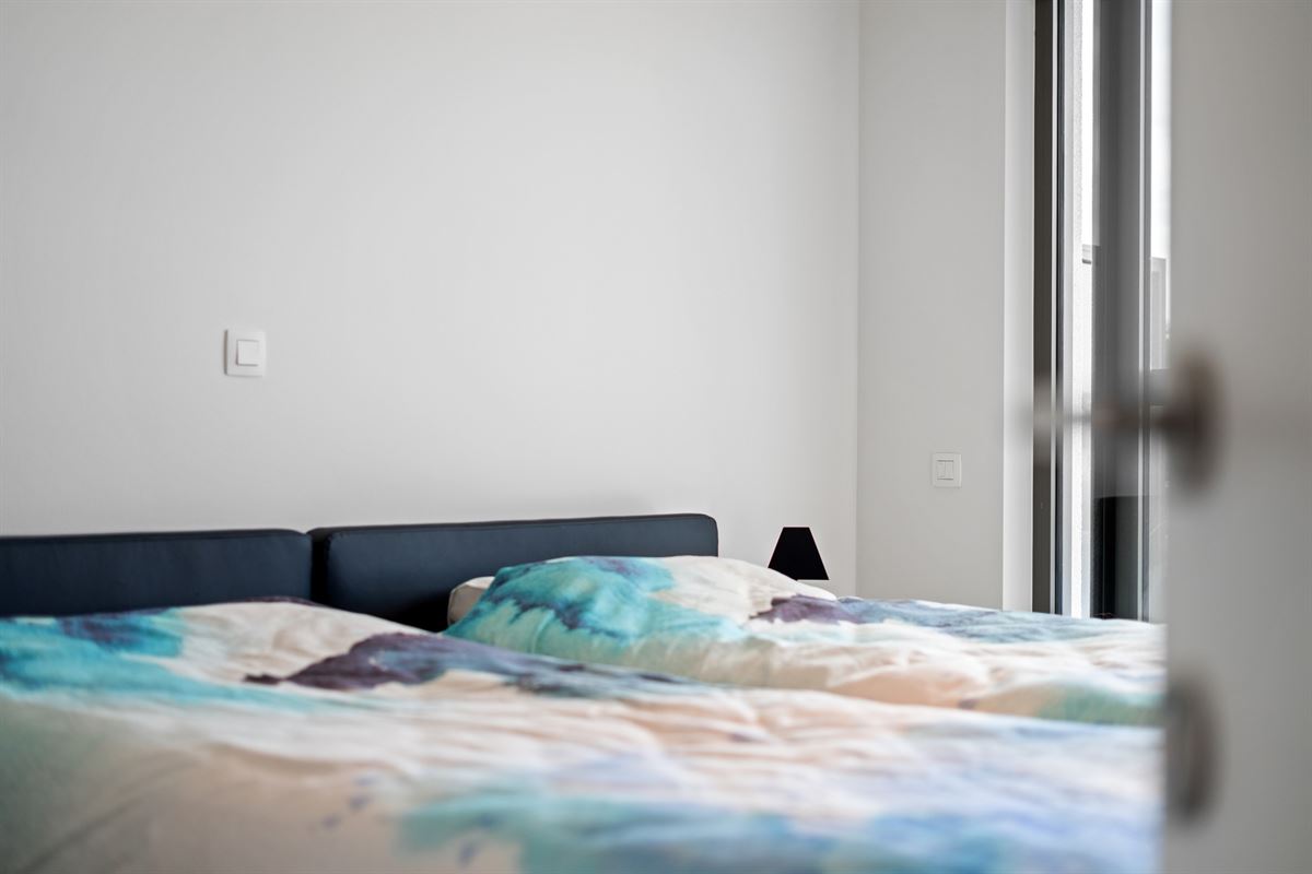 LICHTRIJK APPARTEMENT MET TWEE TERRASSEN